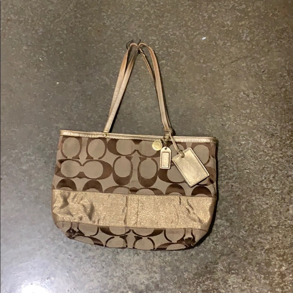 Old Style Coach Purse - Gold/Tan